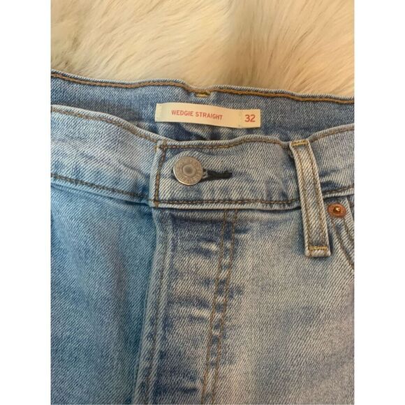 Levi's Wedgie Destructed Straight Jeans Size 32 - Picture 6 of 8